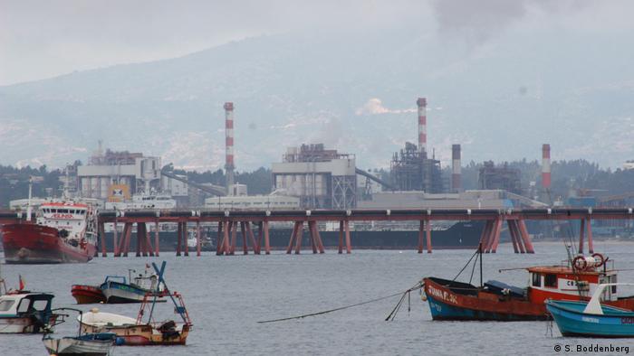 Puerto de Quintero: Lo que hasta mediados del siglo XX fue balneario, caleta de pesca y vergel fecundo, fue declarado por el Estado chileno en 1993 como zona saturada de contaminación.
