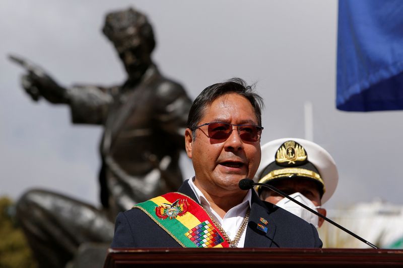 Foto de archivo: el presidente boliviano, Luis Arce, habla durante una ceremonia en reclamo por una salida al mar en La Paz, Bolivia en marzo último (Reuters)