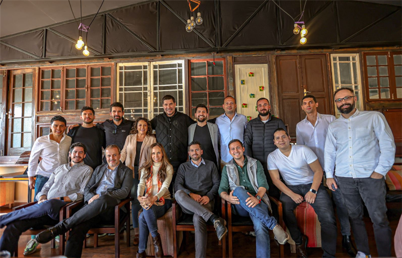 Marcelo Claure se reunión con 15 startups de Bolivia. RR.SS.