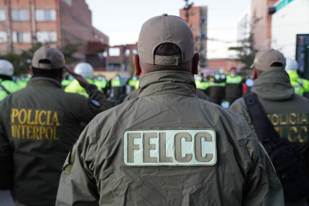 Policía refuerza patrullajes preventivos con el apoyo de agentes encubiertos en El Alto