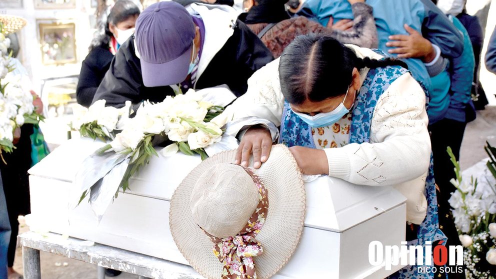 Familia llora la muerte del niño Emir, victimado por su progenitora en Cochabamba. DICO SOLÍS 