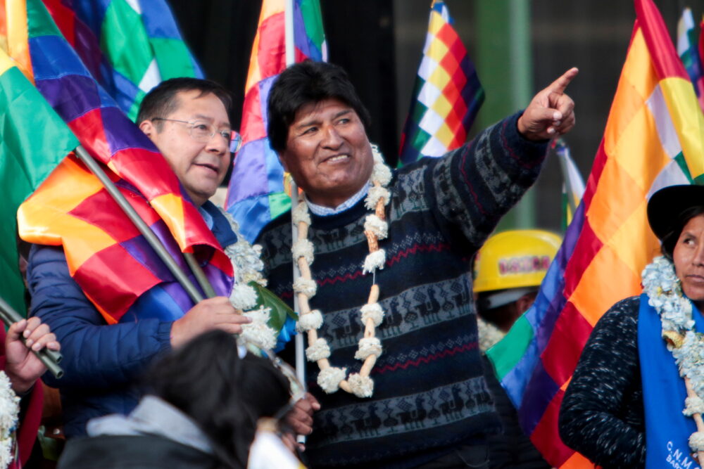 El actual presidente boliviano Luis Arce junto al ex mandatario Evo Morales durante un acto en La Paz, Bolivia, en noviembre pasado (Reuters)