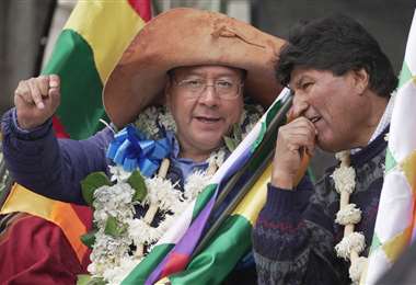 Imagen de archivo de Luis Arce y Evo Morales. Foto: AFP