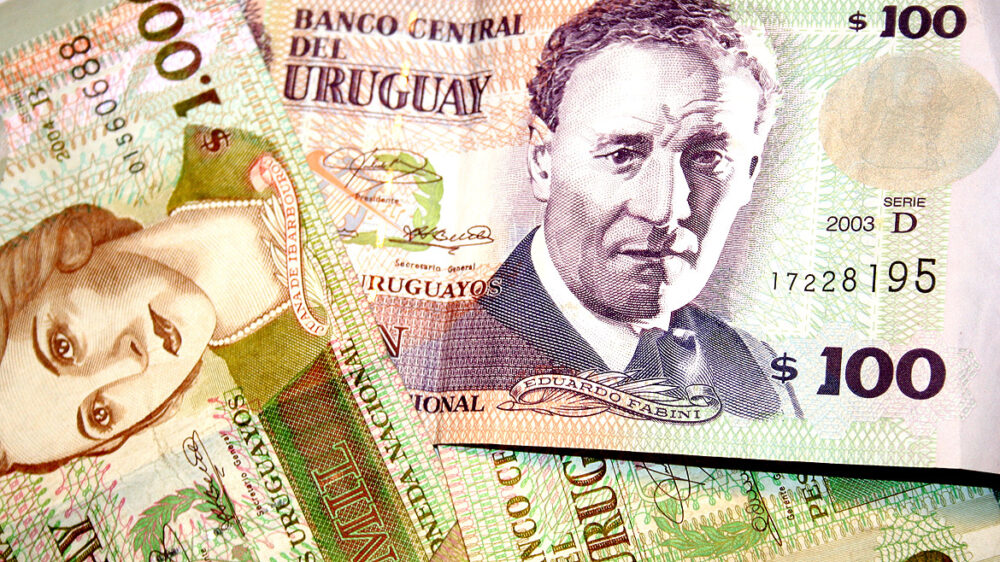  El peso uruguayo registra una apreciación del 11% respecto al dólar en lo que val del año, según la agencia Bloomberg Shutterstock
