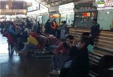 Desde la terminal de buses suspendieron los viajes (Foto: UNITEL)