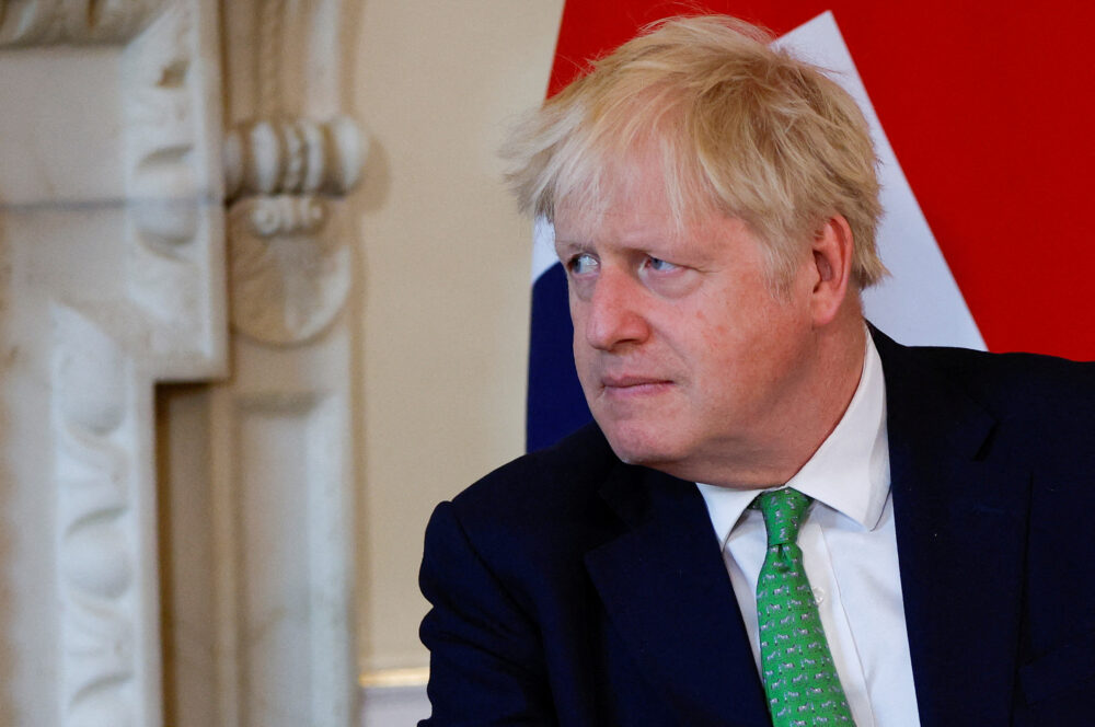 Dos ministros de Boris Johnson renunciaron por haber perdido la confianza en el primer ministro británico (REUTERS/John Sibley)