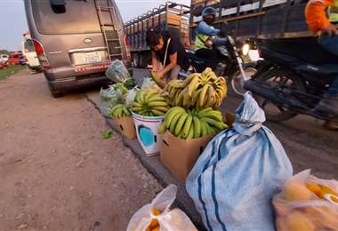 Comerciantes perjudicados por bloqueos - Foto: Roger Ramos 