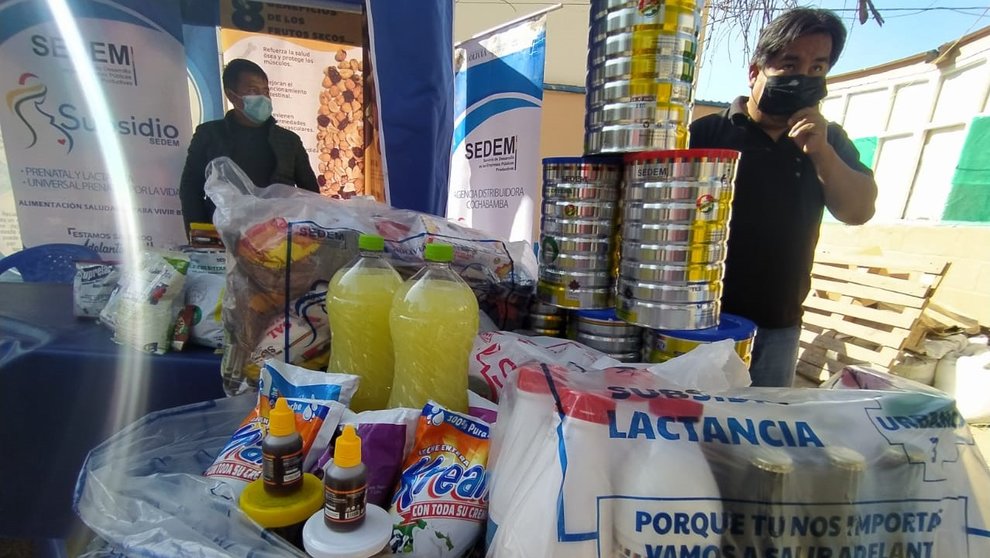 Proveedores del subsidio en Cochabamba, el 26 de julio. DICO SOLÍS