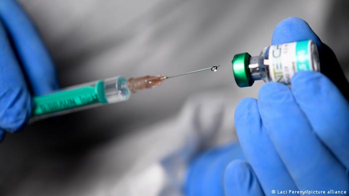 Riesgos y efectos secundarios de las vacunas contra el coronavirus | Ciencia y Ecología | DW | 20.01.2021