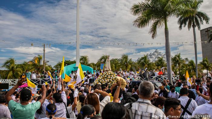 Una peregrinación con la virgen de Fática quedó reducida a los predios de la Catedral de Managua, tras la prohibición policial.