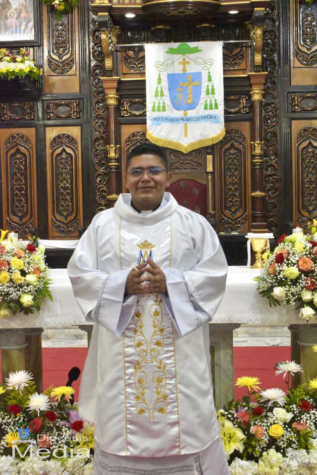 La dictadura de Daniel Ortega también le impide salir de su parroquia al sacerdote Aníbal Manzanares (Diócesis de Matagalpa)