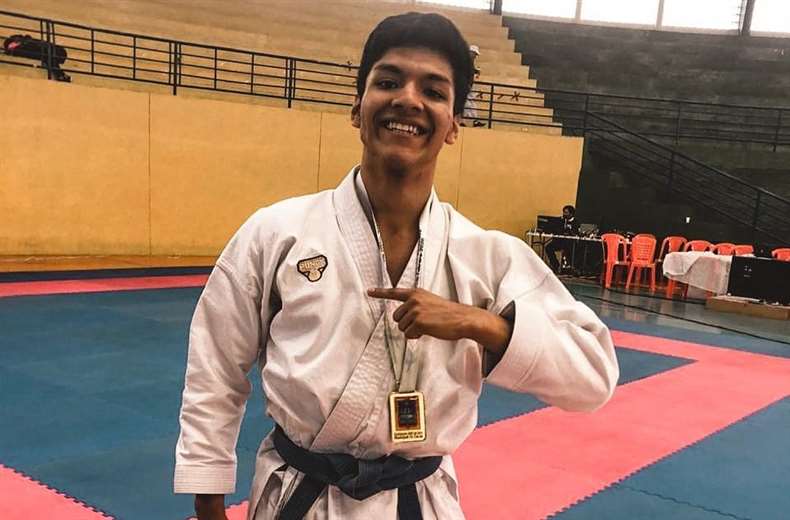 Leandro Subirana, karateka boliviano que vende wafles para disputar el Mundial en Turquía | El Deber
