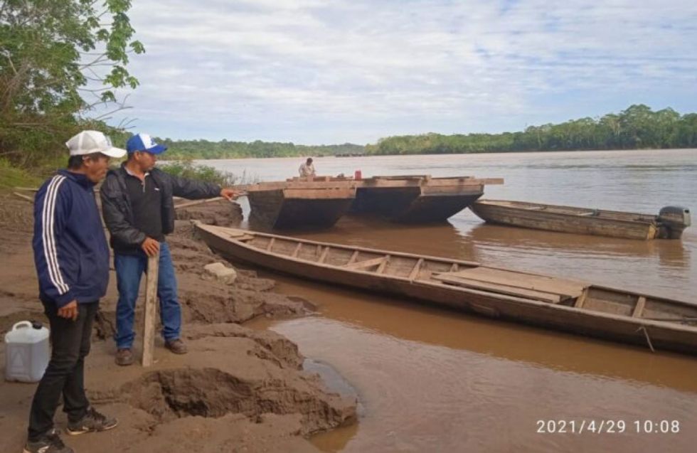 Desde aceites hasta mercurio usados en la extracción del oro contaminan los ríos de la Amazonía Norte