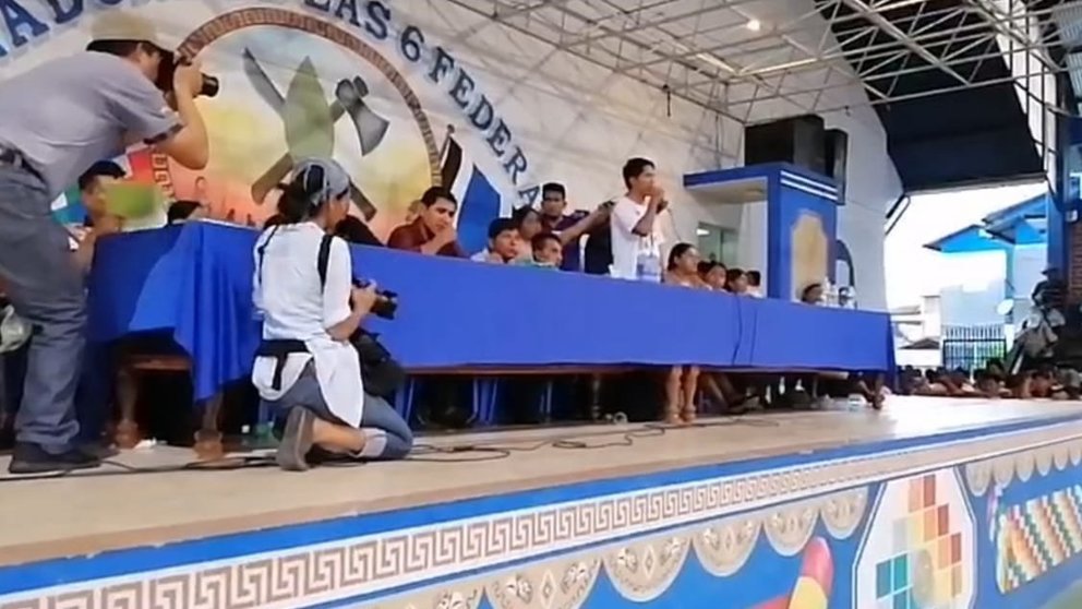 Imagen de video muestra a los dirigentes de las Seis Federaciones, durante una asamblea en Lauca Ñ.
