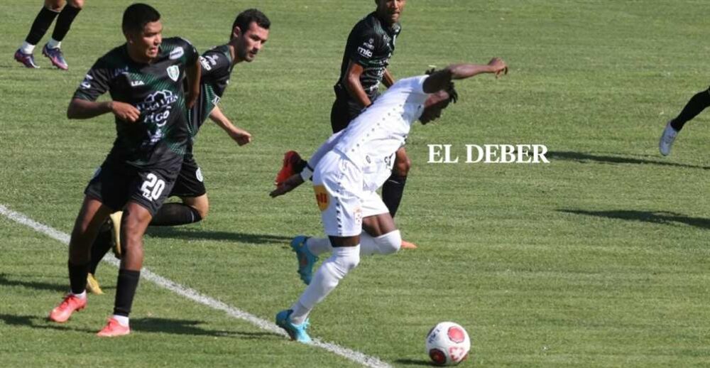 Real Santa Cruz sale de la zona del descenso directo con empate (1-1) ante Real Tomayapo | El Deber