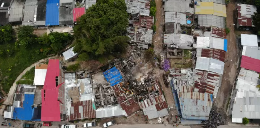 La explosión y el incendio provocaron daños en 83 viviendas y 16 locales comerciantes. Foto: alcaldía de Barrancabermeja.