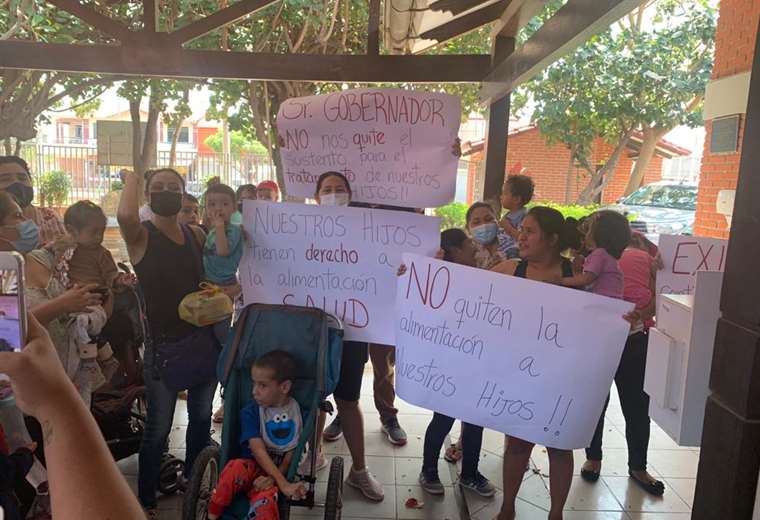 Ante protesta de madres, la Gobernación aclara que no suspenderá las becas de alimentación en centro nutricional | El Deber