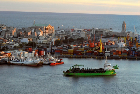 Puerto de Montevideo (Foto: Carvemedia)