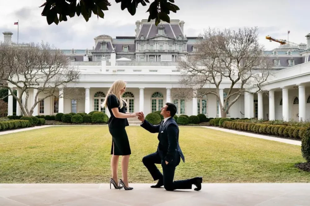 El multimillonario le propuso matrimonio a Tiffany Trump en el Jardín de las Rosas de la Casa Blanca en 2021