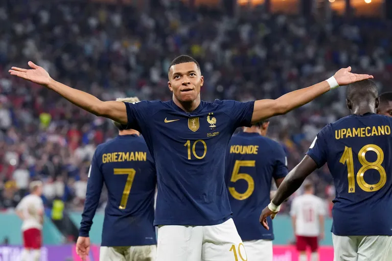 Mundial Qatar 2022: Francia venció 2-1 a Dinamarca con dos goles de Kylian Mbappé y es el primer clasificado a octavos de final | TN