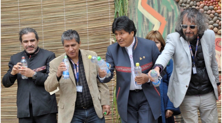 El agua de los "manantiales" del Silala que invitó Bolivia en el G77 costó Bs 125 mil