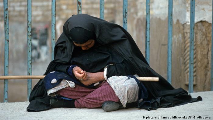 Un mendigo en una calle de Isfahan, en Irán.
