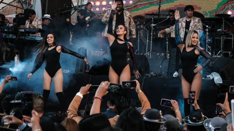 El fenómeno Maroyu: la historia de cuatro hermanos, sus cumbias y unas lindas chiquillas El fenómeno Maroyu: la historia de cuatro hermanos, sus cumbias y unas lindas chiquillas