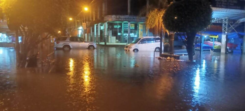 Torrencial lluvia en Yapacaní deja anegado tres distritos | El Deber