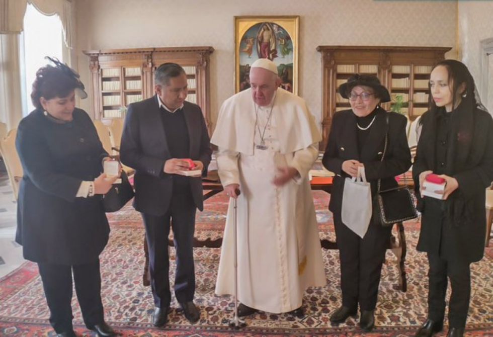 Ministro Rogelio Mayta se reúne con el Papa Francisco para tratar temas de interés bilateral