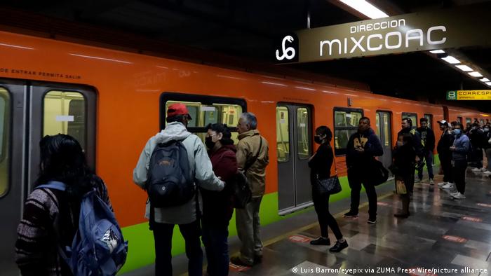 La línea 12 del metro de CDMX fue reabierta parcialmente a inicios de este año. El 4 de mayo de 2021 una sección elevada se desplomó junto con un convoy de esta línea provocando la muerte de 26 personas y un centenar de heridos.