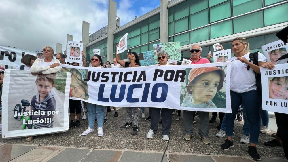 Manifestantes acompañaron a la familia en el pedido de justicia por Lucio (Gastón Taylor)