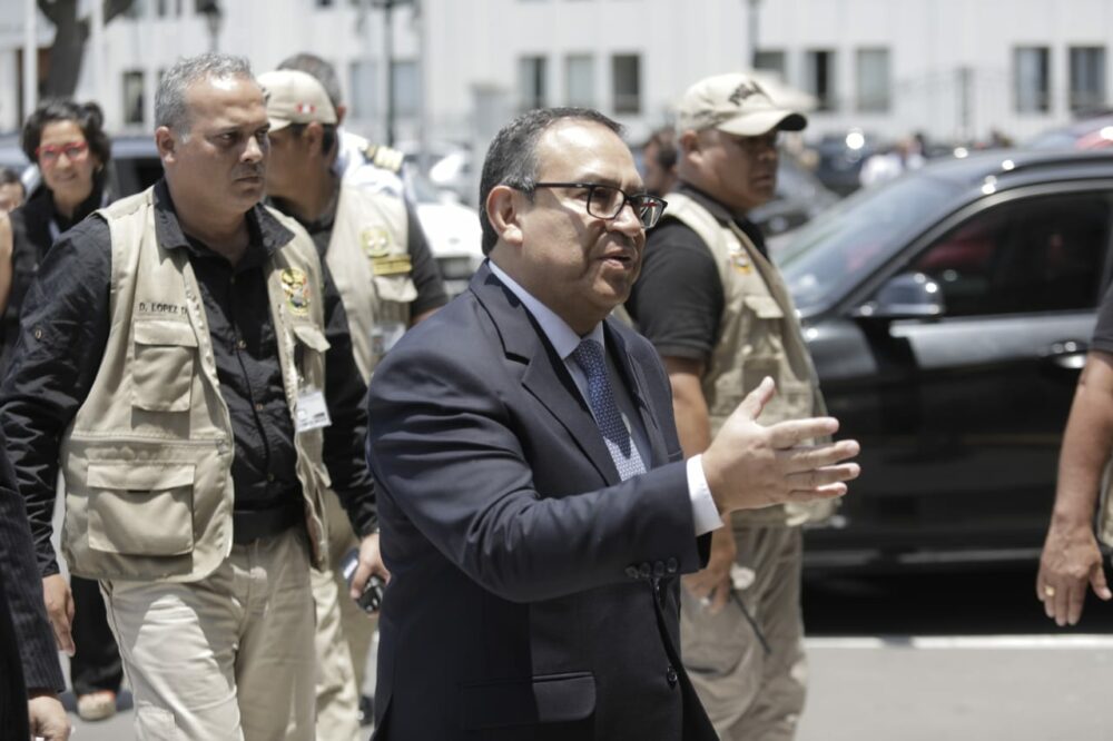 El premier Alberto Otárola ya acudió a declarar presencialmente a la sede de la Fiscalía de la Nación.