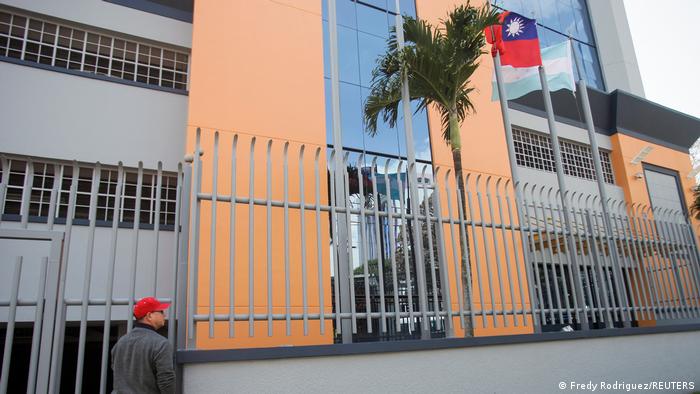 La sede de la embajada de Taiwán en Tegucigalpa quedó acéfala tras el retiro de la embajadora Vivia Chang. Imagen de archivo.