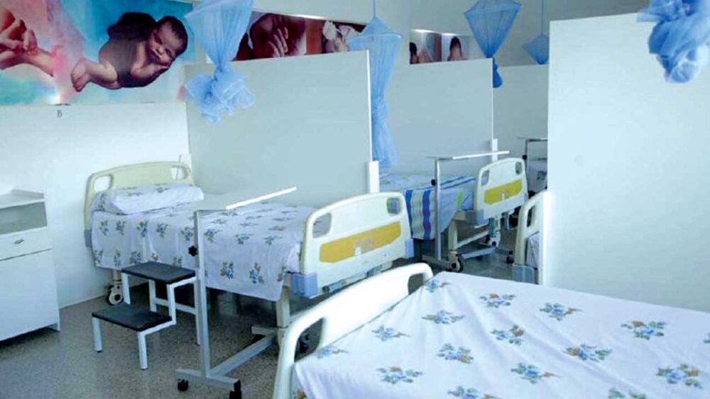 Un centro hospitalario para tratar a niños con dengue./ ABI