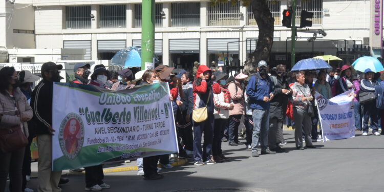 Maestros urbanos rechazan respuesta de Gobierno y preparan marcha nacional