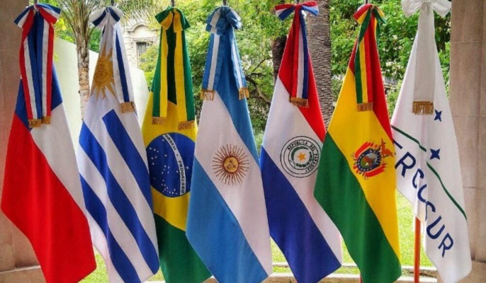 Presidente promulga ley que permitirá a bolivianos recurrir a consulados de países que forman parte del Mercosur