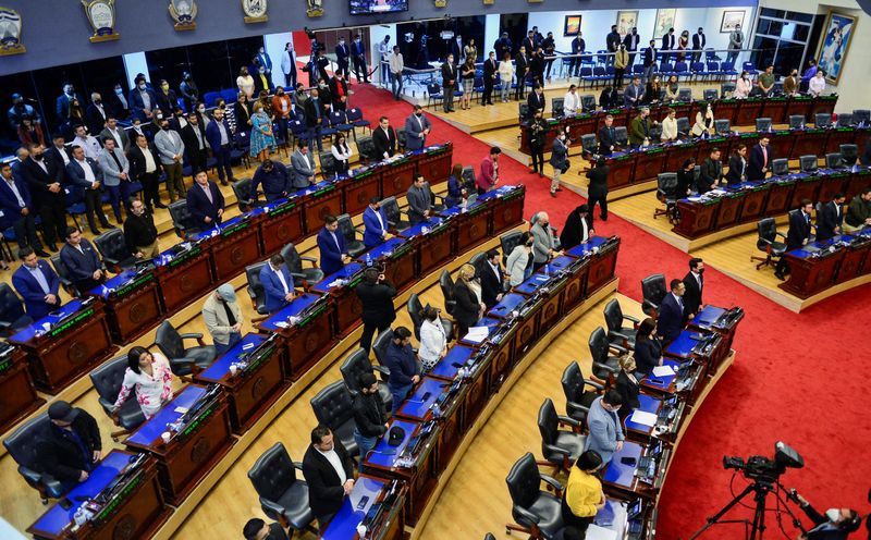 Foto de archivo de una sesión extraordinaria de la Asamblea Legislativa de El Salvador (REUTERS/Jessica Orellana)