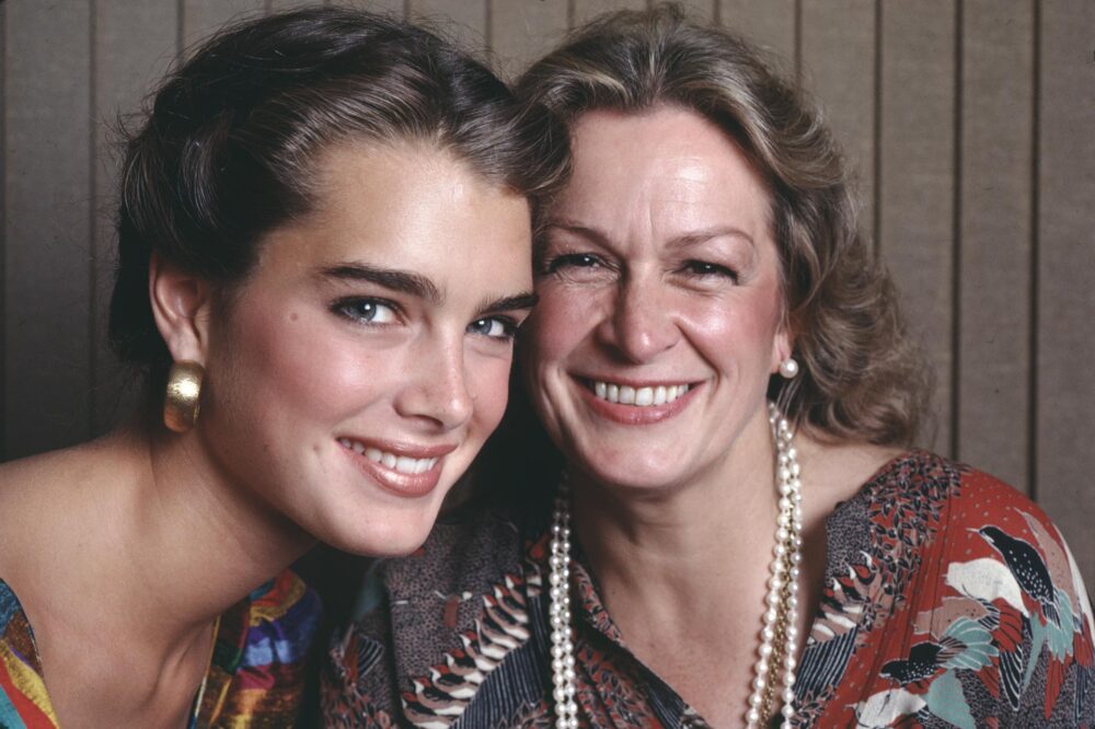 Brooke Shields con Teri, su madre que también fue su manager (Gettyimages)