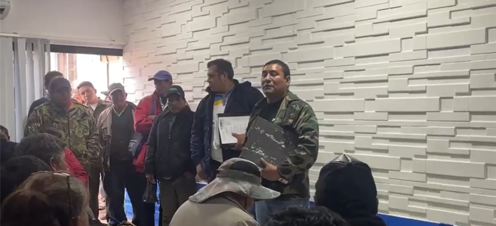 Pobladores levantan los bloqueos en la ruta a los Valles tras firmar un acuerdo con autoridades nacionales | El Deber