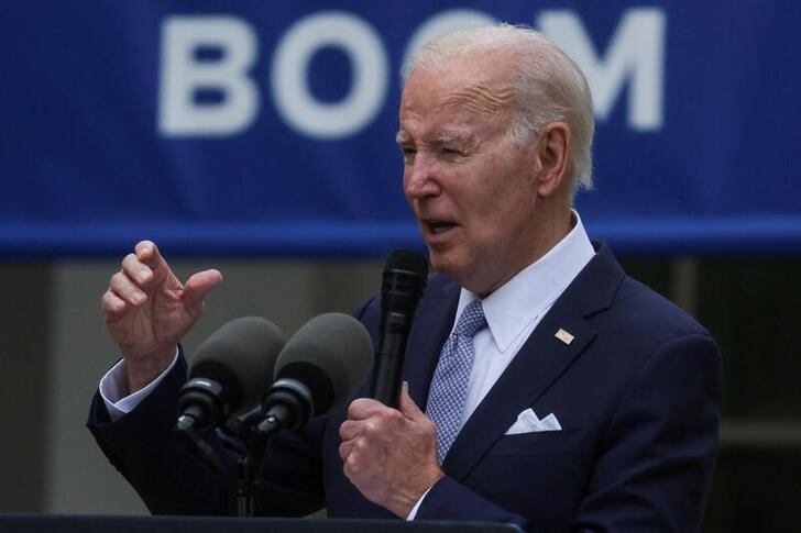 El presidente de EEUU, Joe Biden, habla durante un evento en la Casa Blanca, Washington, EEUU. 1 mayo 2023. REUTERS/Leah Millis