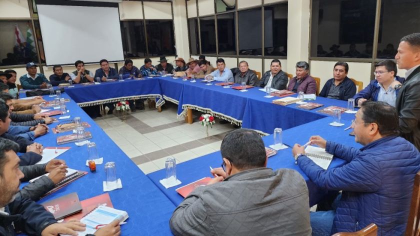 Alcaldes de Chuquisaca se reúnen con el presidente Arce en Sucre