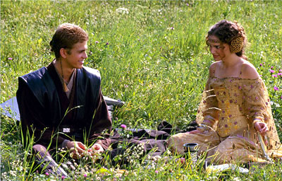 Natalie Portman y Hayden Christensen durante una de las escenas de Star Wars Episodio II: El ataque de los Clones