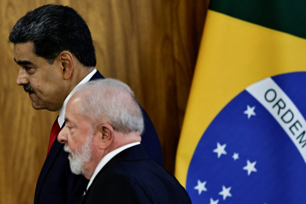 El presidente Luiz Inácio Lula da Silva afirmó el lunes, al lado del dictador venezolano, Nicolás Maduro, que todavía hoy continúa habiendo “prejuicios” contra Venezuela (REUTERS/Ueslei Marcelino)
