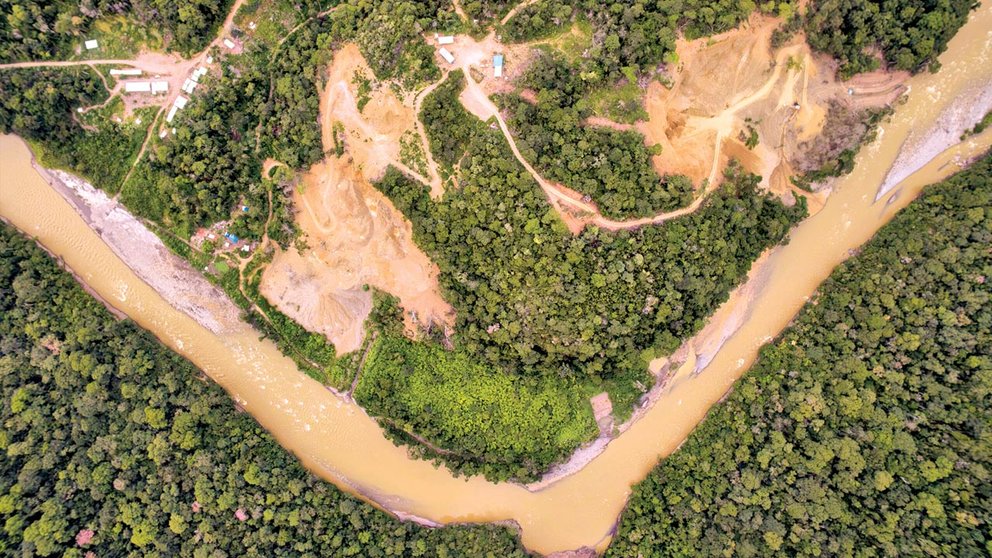 Minería ilegal en el río Tuichi, del Parque Nacional y Área Natural de Manejo Integrado Madidi.  / MAURICIO AGUILAR