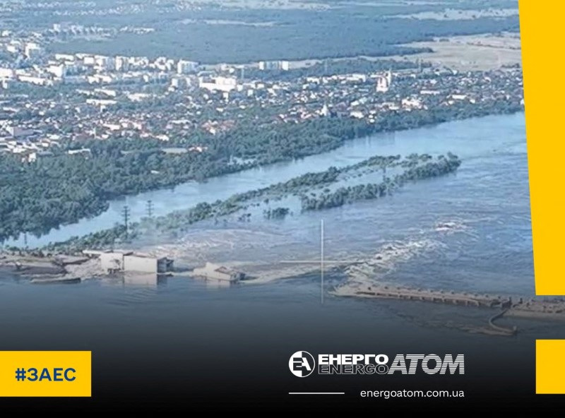 Una imagen de la presa de Nova Kajovka, dañada durante la invasión rusa de Ucrania (Energoatom/via Reuters)
