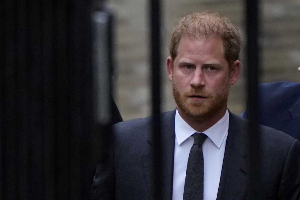 El príncipe Harry se acercó hasta el Tribunal Superior de Londres para ser testigo en el caso abierto contra el grupo MGN (AP Photo/Alastair Grant, File)