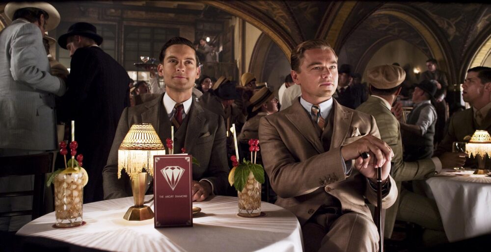 Tobey Maguire y Leonardo DiCaprio en "El gran Gatsby" (Grosby Group)