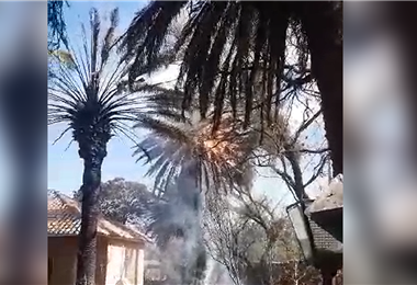 Fuego amenaza la casa del expresidente Víctor Paz Estenssoro y otras viviendas | El Deber