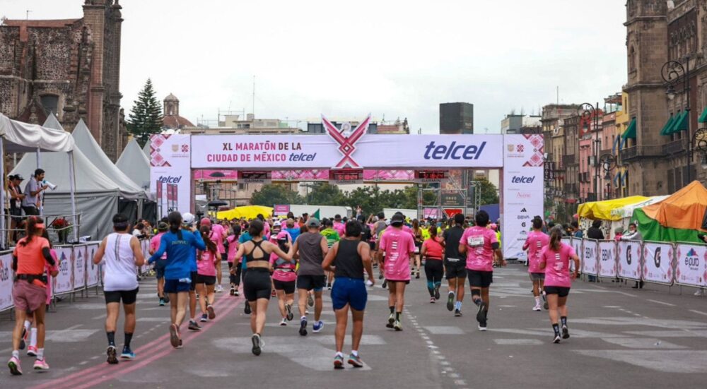 11,000 corredores completan el Maratón de Ciudad de México saltándose parte del recorrido (Maratón de la Ciudad de México Telcel)