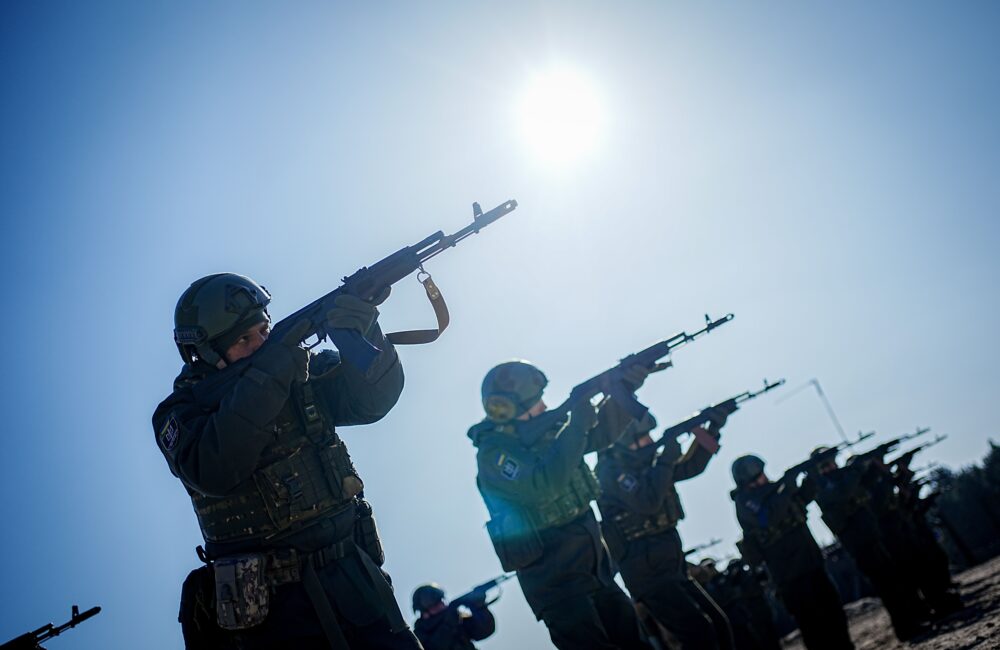 23/02/2023 Soldados de la Guardia Nacional de Ucrania en un entrenamiento militar, en KievPOLITICA INTERNACIONAL Kay Nietfeld/dpa 